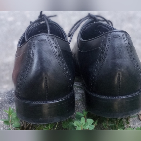 Cole Haan black leather men oxfords (EUC) main image 5